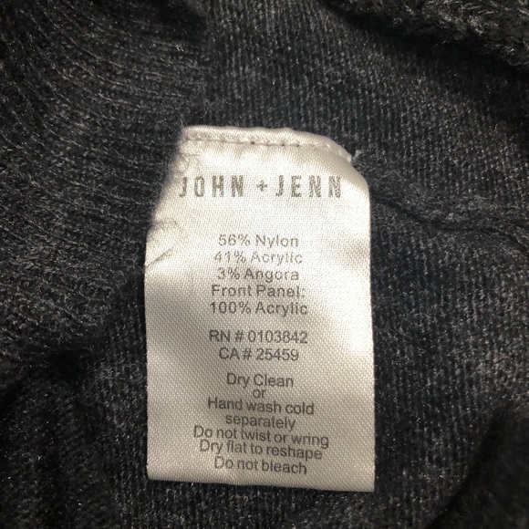 JOHN + JENN grey and black argyle sweater- XS - Picture 4 of 4